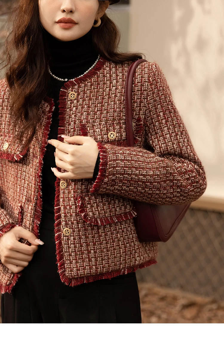 MISHOW Down Wool Coats 2025 Winter Clothes Women Chic Short Plaid Outerwear Temperament Warm Female O Neck Jackets MXB48W0888