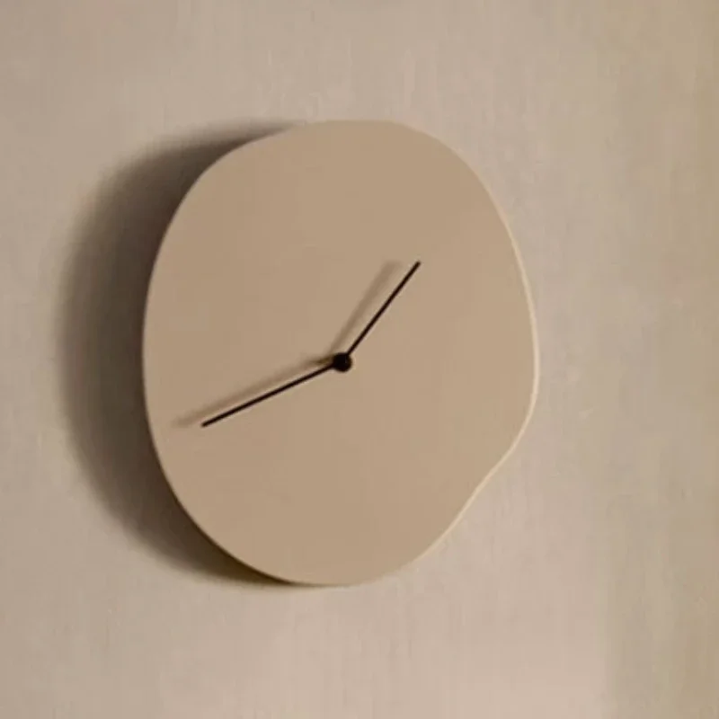 Modern Metal Wall Clocks Round Silent Quartz Lace Design Clock Elegant Decorative Clock Wall Ornaments Watches Home Decoration 2