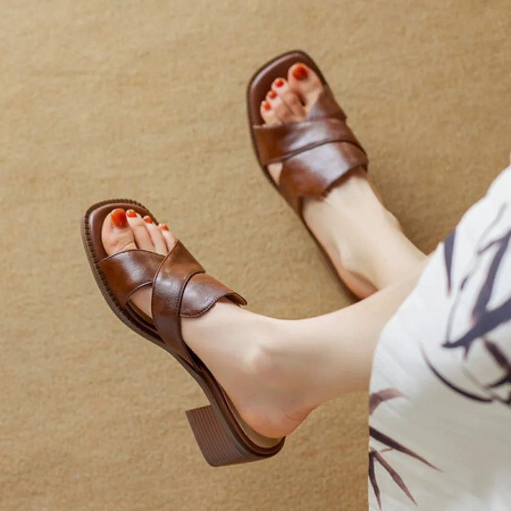 Wearing genuine leather sandals on the outside, summer new style, elegant high heels, retro and simple slippers
