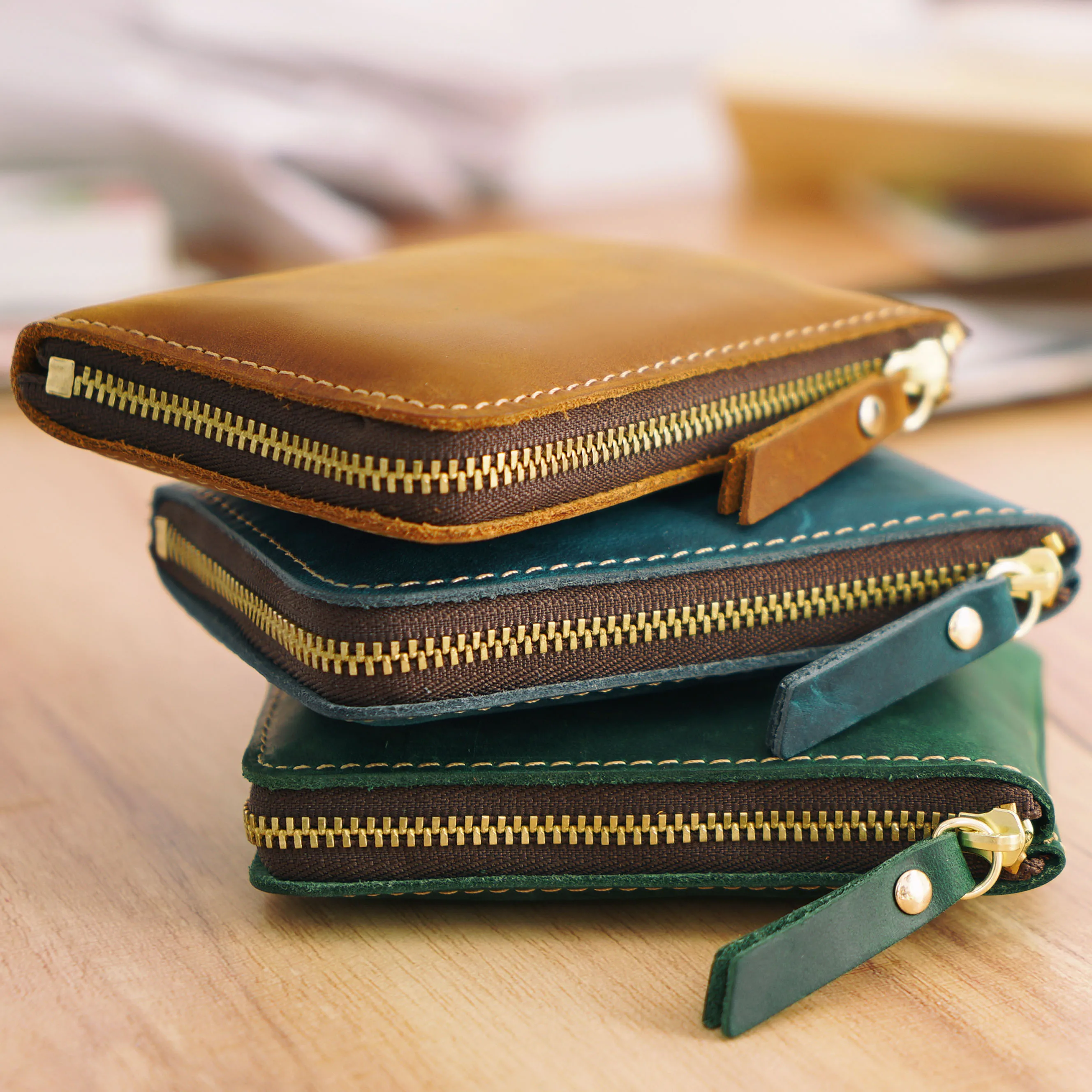 Men's Handmade Vintage Crazy Horse Leather Wallet, Compact Zippered Top-Grain Cowhide Card Holder with Multi-Slots