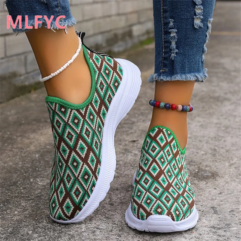 Spring and Autumn New Large Women's Casual Shoes Anti slip Lightweight Flat Shoes Women's Round Toe Single Shoes