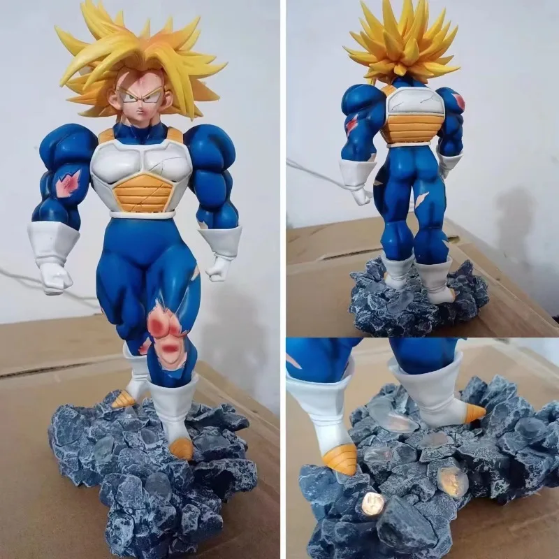 Dragonball Damage Super Saiyan Plate Space Suit White Grotto Big Muscle Trunks Statue Pvc Action Figure Modello Da Collezione Giocattolo