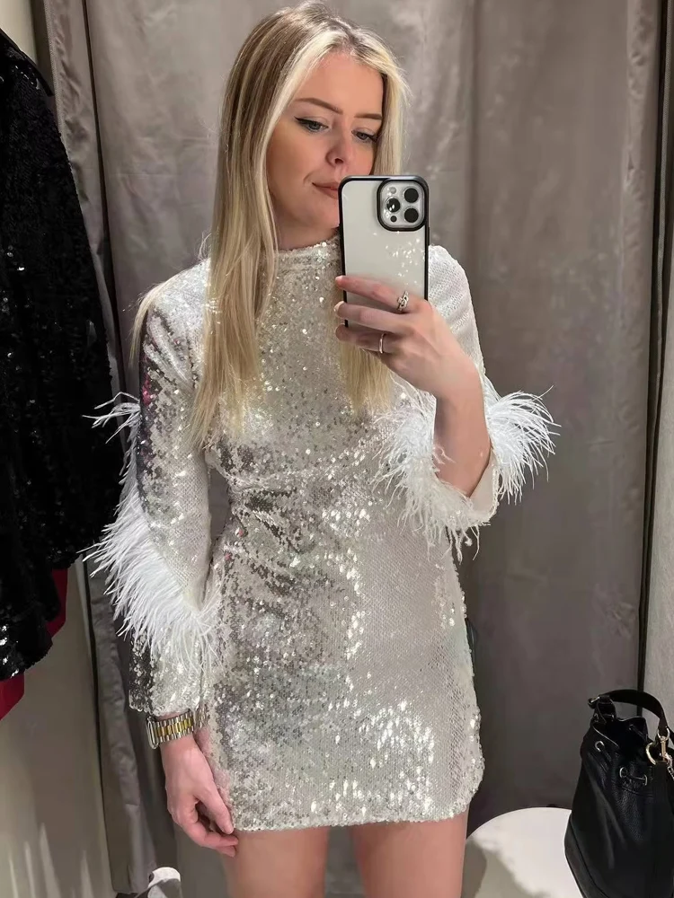 Mini Vestido de Manga Longa com Punhos de Lantejoulas e Penas main image 0