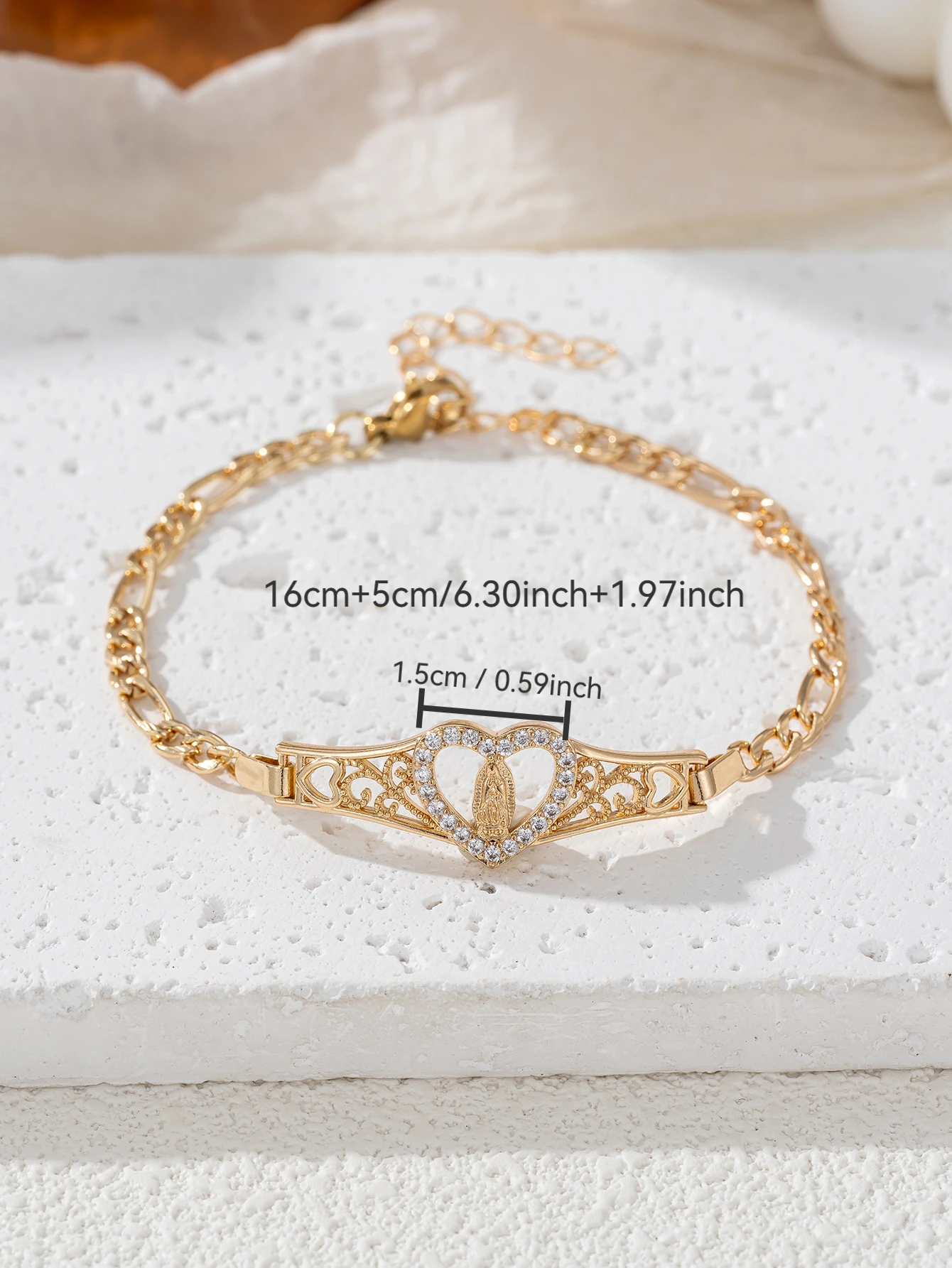 Elegant Womens Jewelry with Hollow Heart Design Copper Chain for Parties