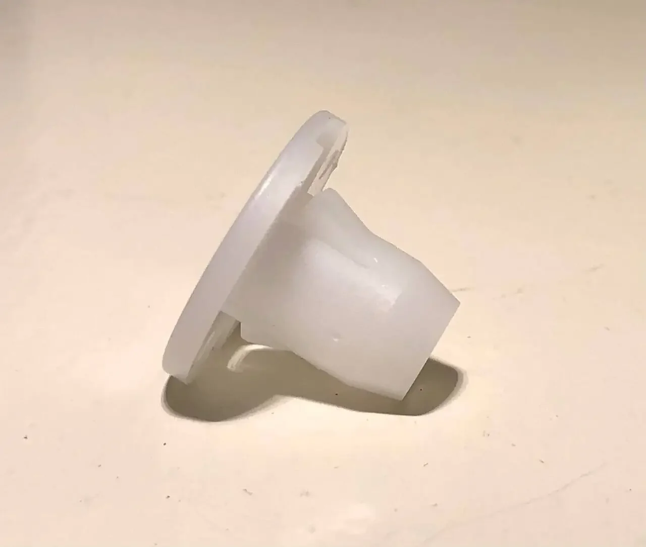 

Headlight Rear Fixed Clip Buckle Rubber Bracket White Rubber Sleeve For Tesla Model 3/ Y Car Plug-And-Play Part 1473202-00-A