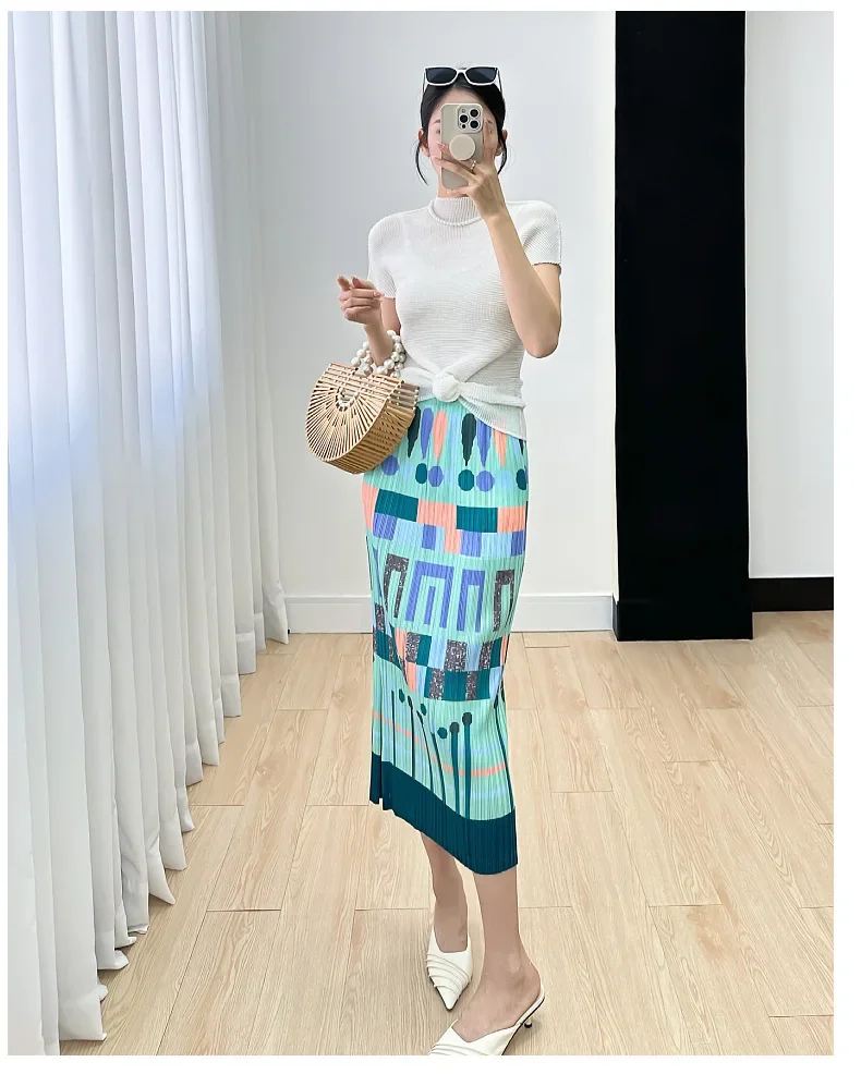 

Miyake Style Comfortable, Casual, Slim, Elegant, Fashionable, Multi-print Pleated Skirt for Women 2024 Summer New Style