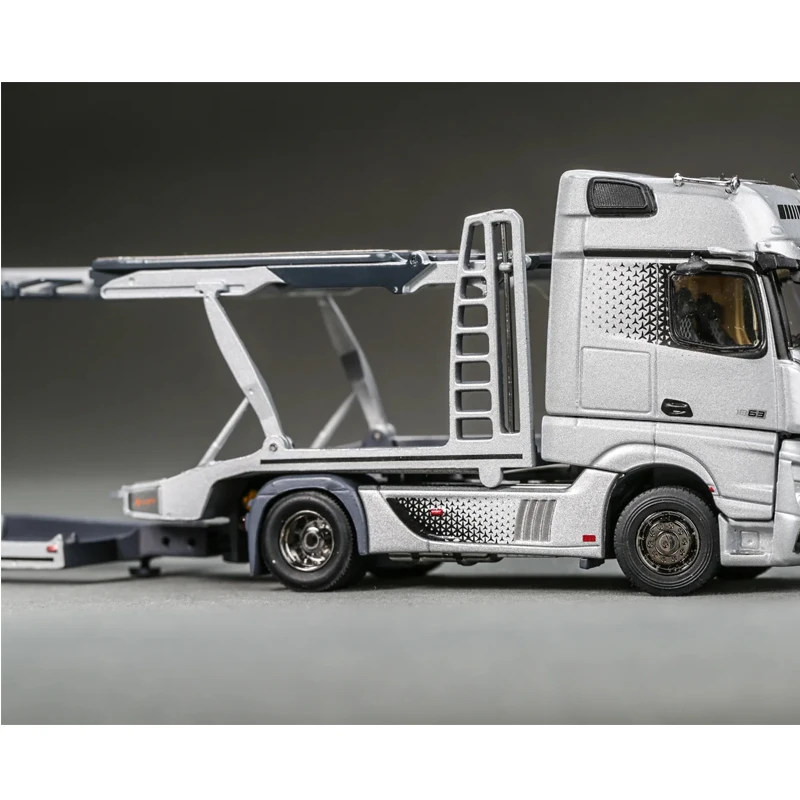 GCD 1:64 シルバー アクトロス トランスポート ダブルデッカー カー