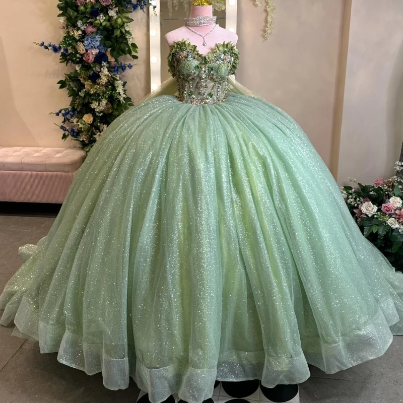 

Sage Green Shiny Sweetheart Quinceanera Dresses Beads Applique Lace With Cape Tull Sweet 15 Birthday Party Ball Gowns