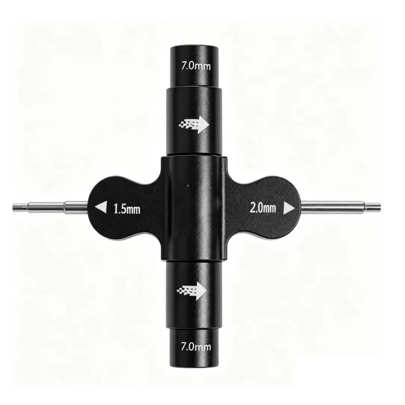Clé hexagonale RC 7mm et tournevis 1.5/2mm présentés sur fond neutre, outils essentiels pour voiture RC