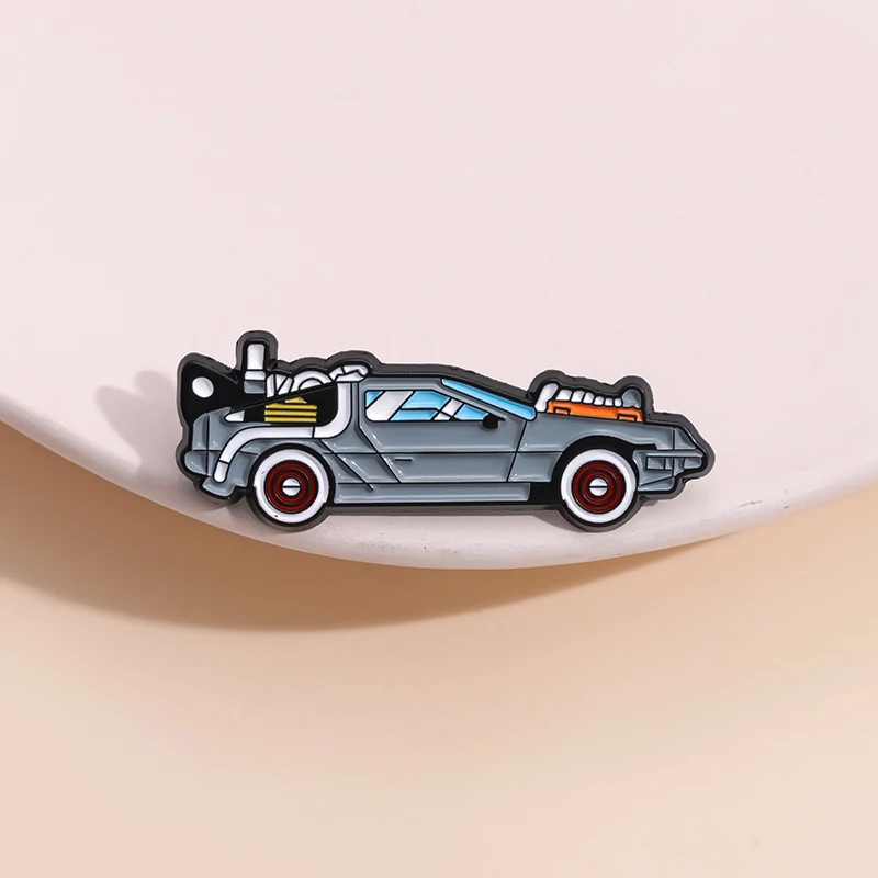 Cartoon Sport Auto Brosche Emaille Pins Benutzerdefinierte Filme Umfang Retro Fahrzeug Brosche Dekoration Kragen Revers Abzeichen Schmuck Pin Geschenk – Detail 4