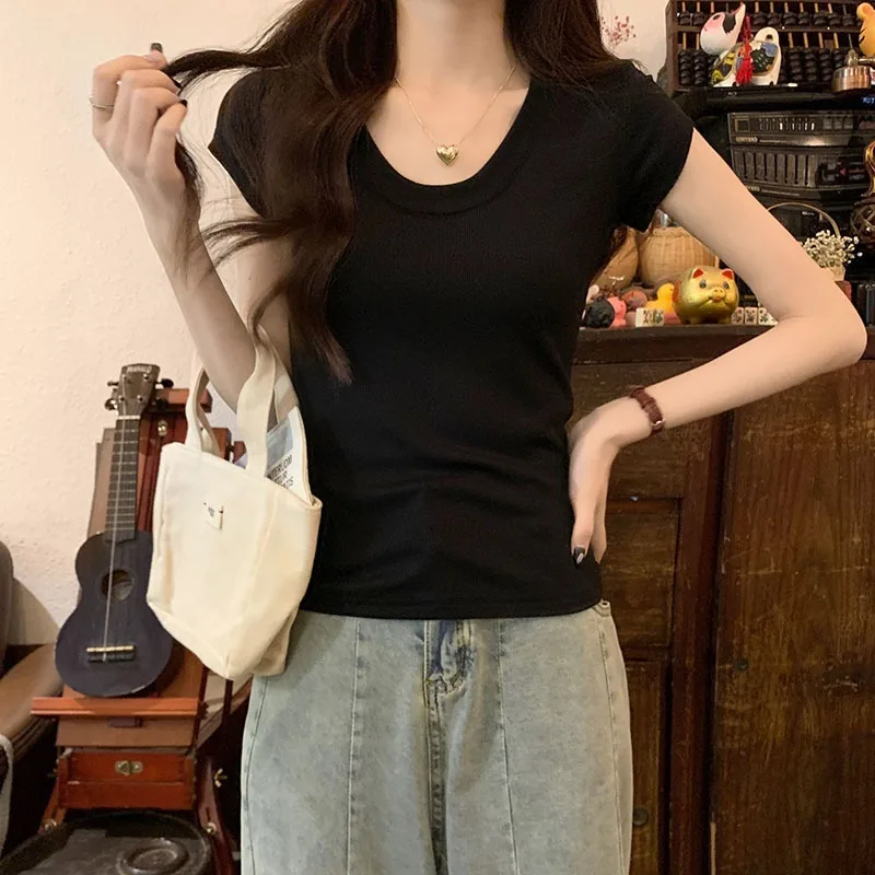 Рисунок 5 - Женский укороченный топ