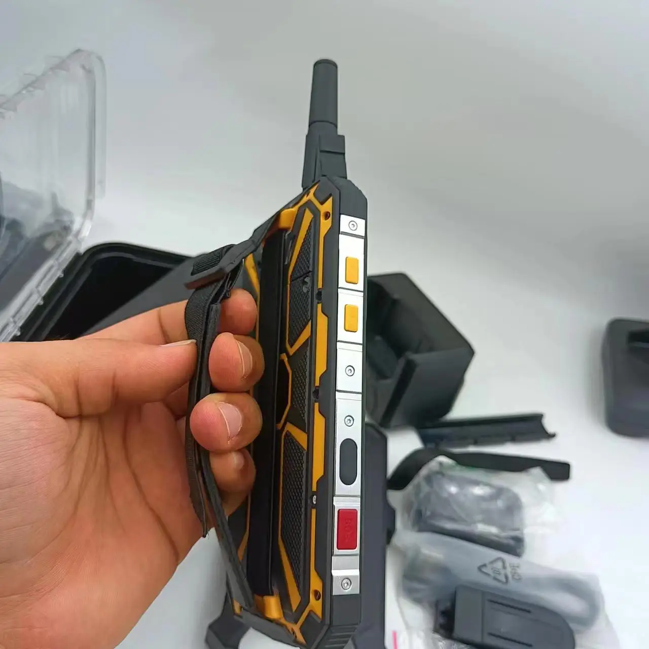 Zello Walkie talkie IP68 UHF 400-470mhz phone 5
