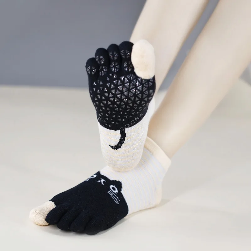 Full Toe Yoga Socks Women Cotton Cat Cartoon Silicone Non-slip 1/4 Crew Five Toes Pilates Socks 8 S39a6a40066fa45cd9af78b26a8f1ad24E