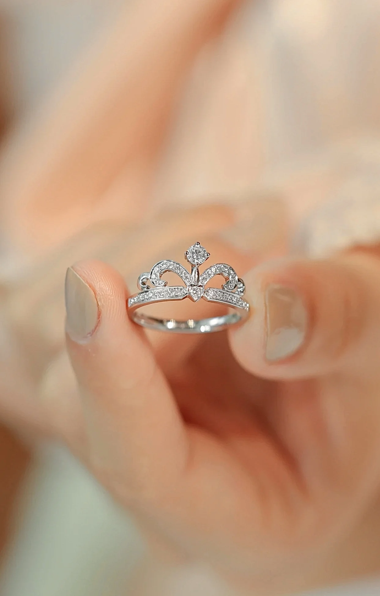 

Authentic Moissanite ring female "Queen Elsa" crown diamond ring sterling silver gold not fade to give girlfriend gift