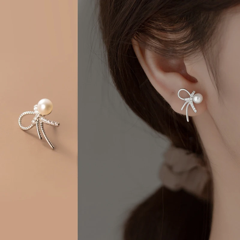 

Женские серьги-гвоздики из серебра 925 пробы с натуральным барочным жемчугом