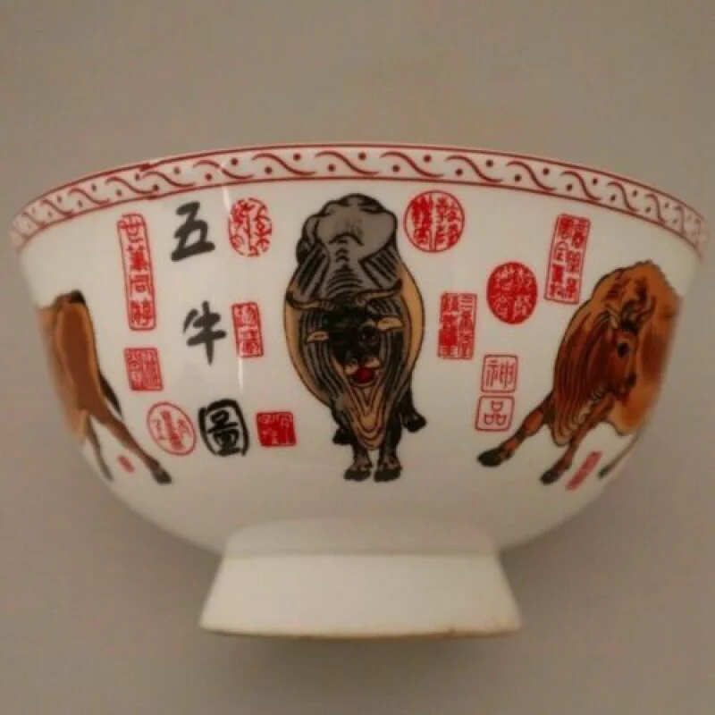 

Старый китайский порошок, цвет фарфора, пять Ox чаша с рисунком Qianlong Mark