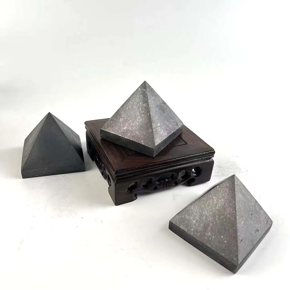 Shungite Pyramid Figurine Crystal Statue Carving Crafts Reiki Gemstone Healing Energy Stone Decorazione Della Casa Regalo Di Compleanno