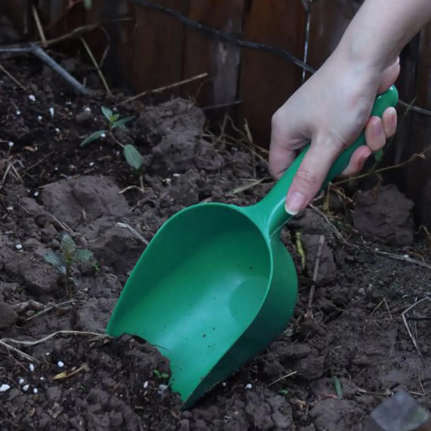 Garden Scoop Multi-function Soil Plastic Shovel Spoons Digging Tool Cultivation Large Capacity Spade Home Gardening Tools