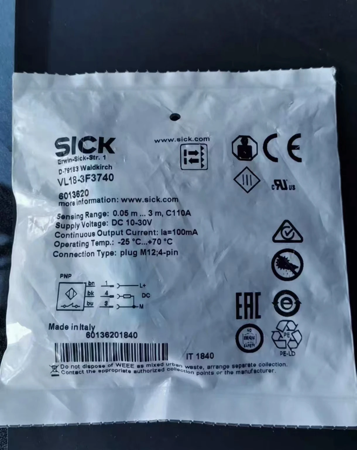 

Sick 6013620
