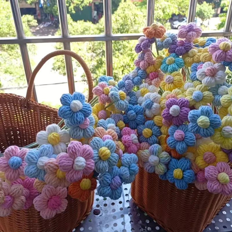50 handgehäkelte Blumen – perfekt für Bastelarbeiten, Kleidungsdekorationen und Heimdekoration; ideal für Valentinstag und Erntedankfest – Detail 4