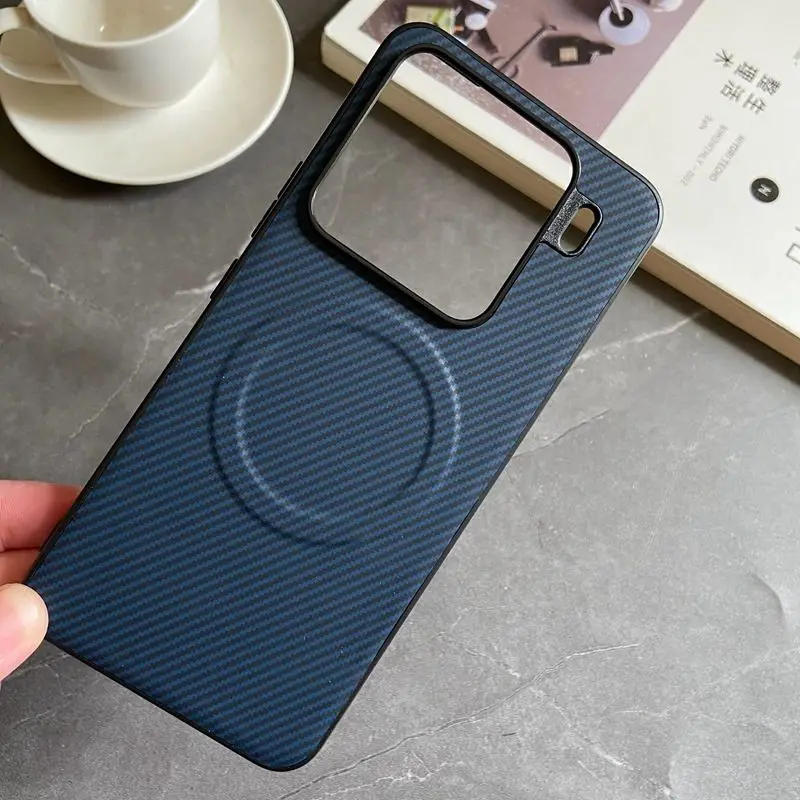 Carbon Fiber Design Magnetic Protective Silicone Back Cover Case
