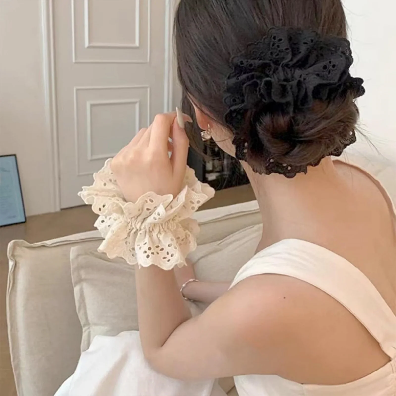 1Pc Elegant Lace Scrunchies Set, White & Black, Cute Hair Ties For Women, Perfect For Daily & Party Looks