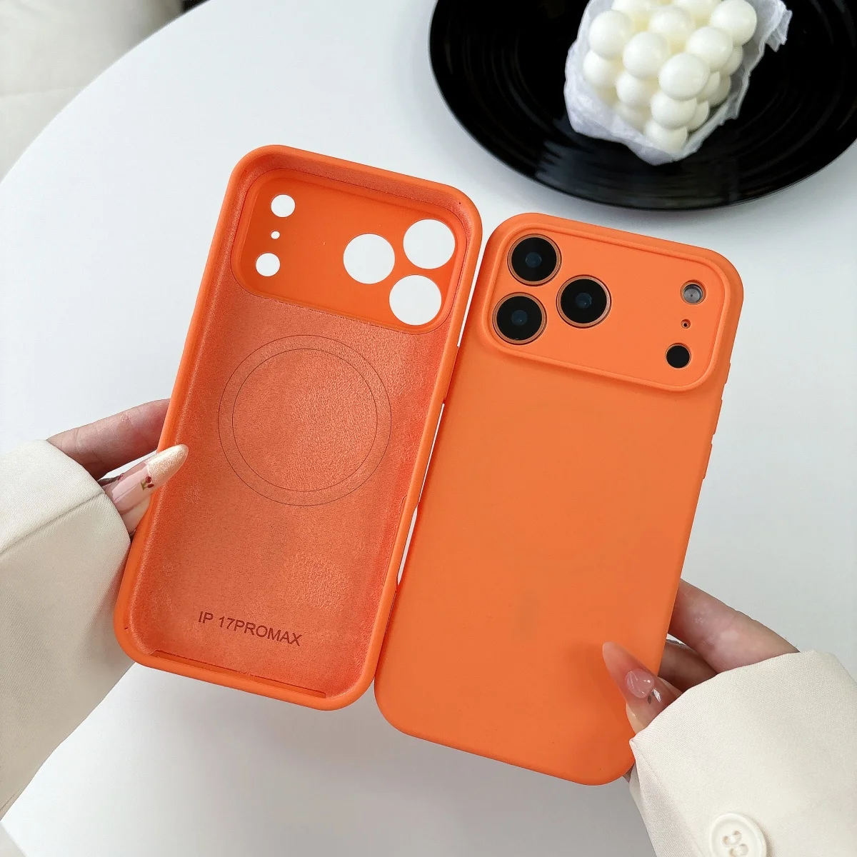 รูปสินค้า เคสซิลิโคนเหลวสำหรับ iPhone 17-12 Pro Max พร้อมชาร์จ Magsafe