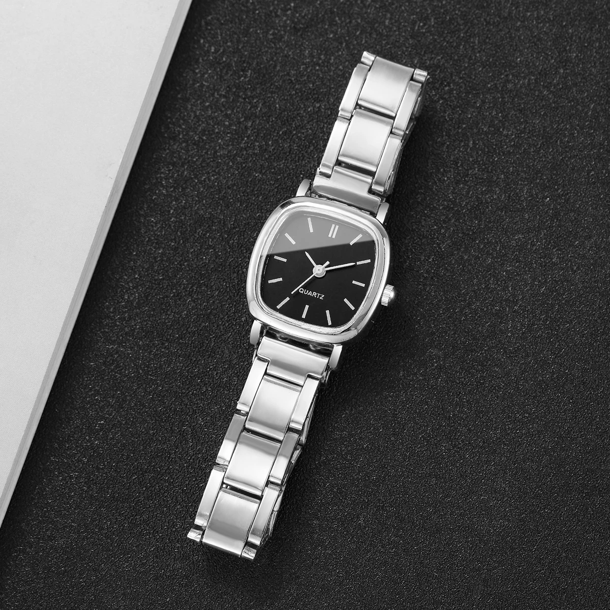 1pcs/set Women's Watch Fashion Style Trendy Simple Scale Square Small Dial Korean Edition Retro Versatile Quartz Watch No Box