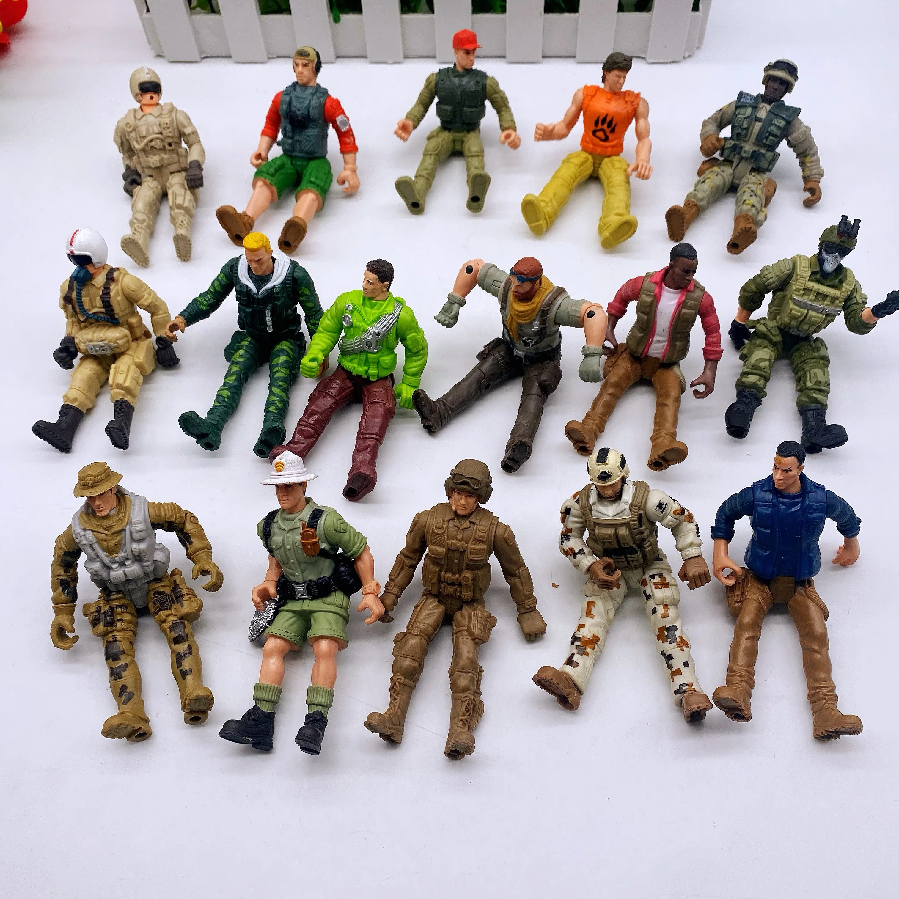 5 個 10 センチメートル多くのスタイルの兵士モードプラスチック