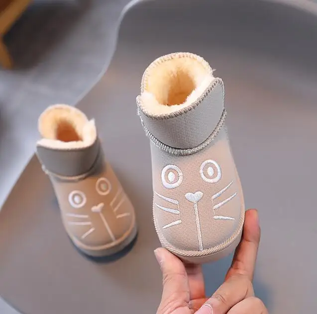 

Winter Snow Boots for Kids Leather Snow Shoes Fashion Warm Non-slip Boys Sport Shoes Outdoor Short Boots Plush Fur Sneakers