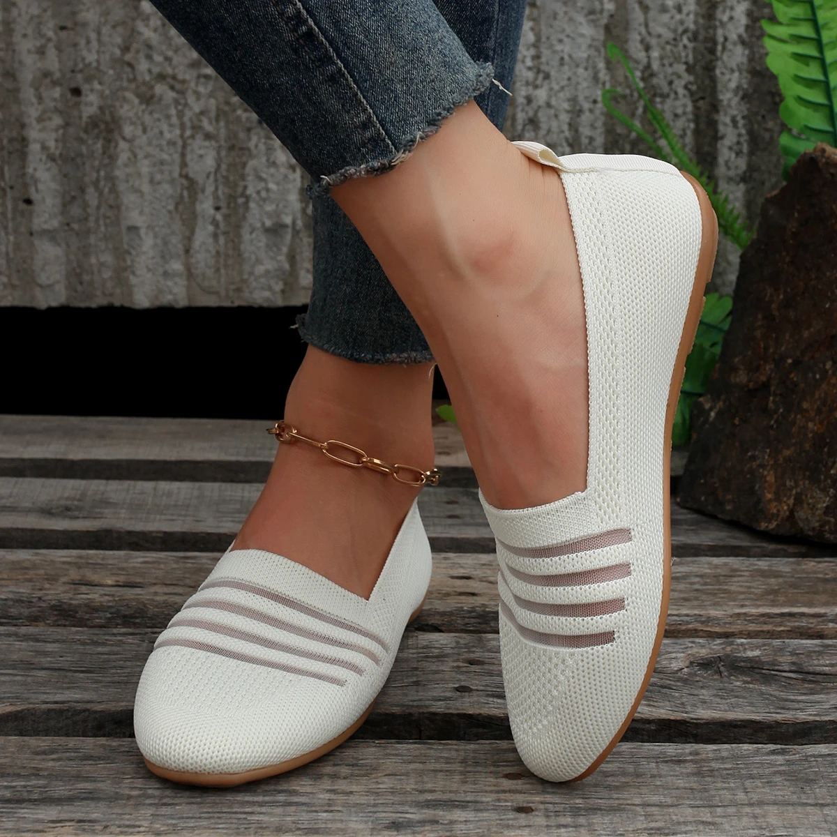 

New Women's Shoes Mesh Light Breathable Slip on Casual Shoes Solid Color Versatile Low Help Flat Shoes Zapatos De Mujer Sneakers