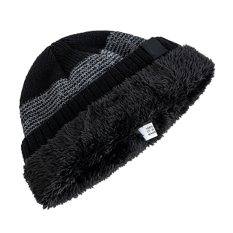 Hot Sale Unisex Leaf Labal Winter Hats Fashion Knitted Hats For Men Women Beanie Cap Outdoor Plush Fur Lined Warm Sports Hats
