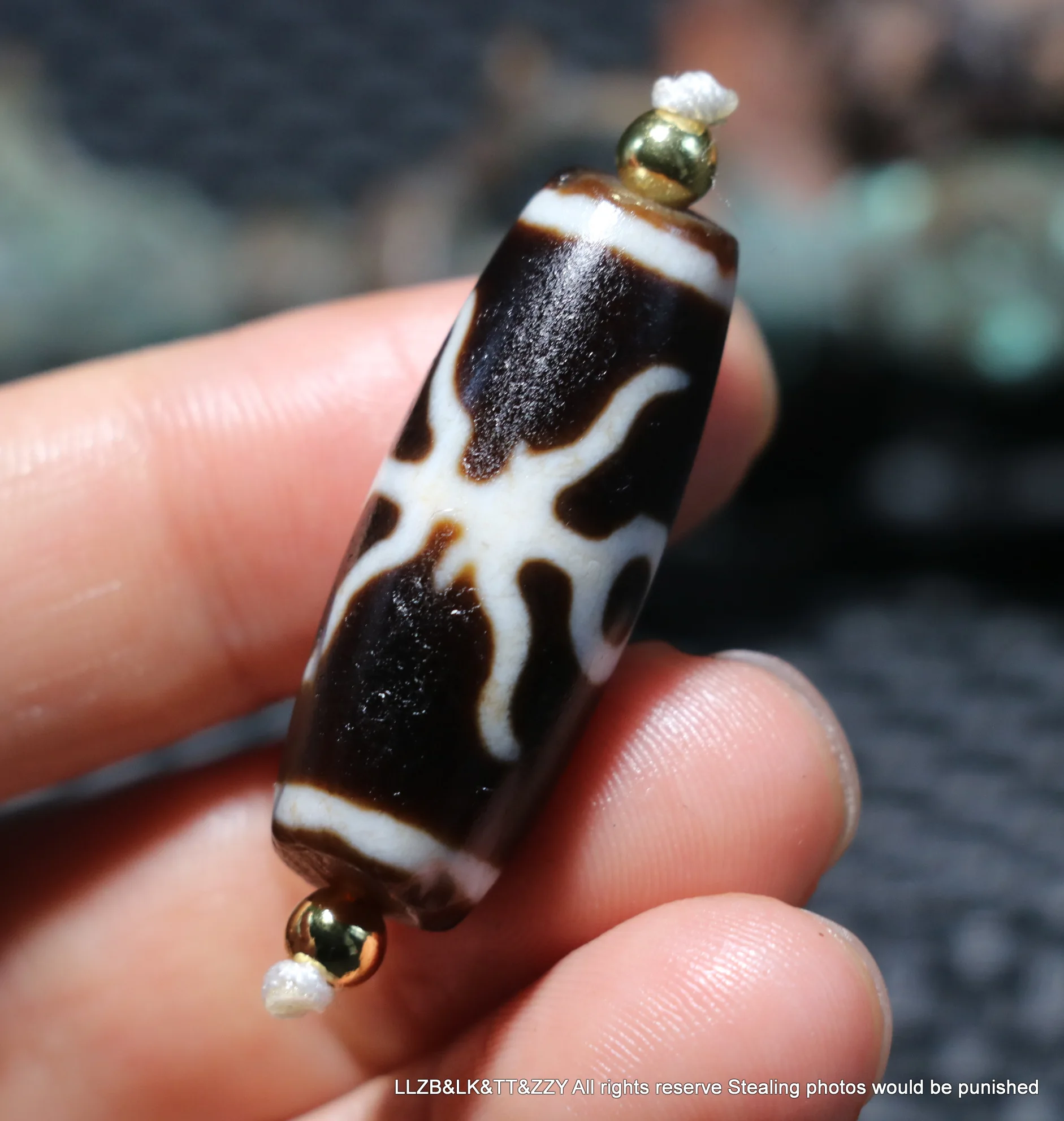 

A Treasure Talisman Magic Energy Tibetan old Agate Guiren Tairen Big Man Symbol dZi Bead Amulet Pendant FR timestown UP0610E5