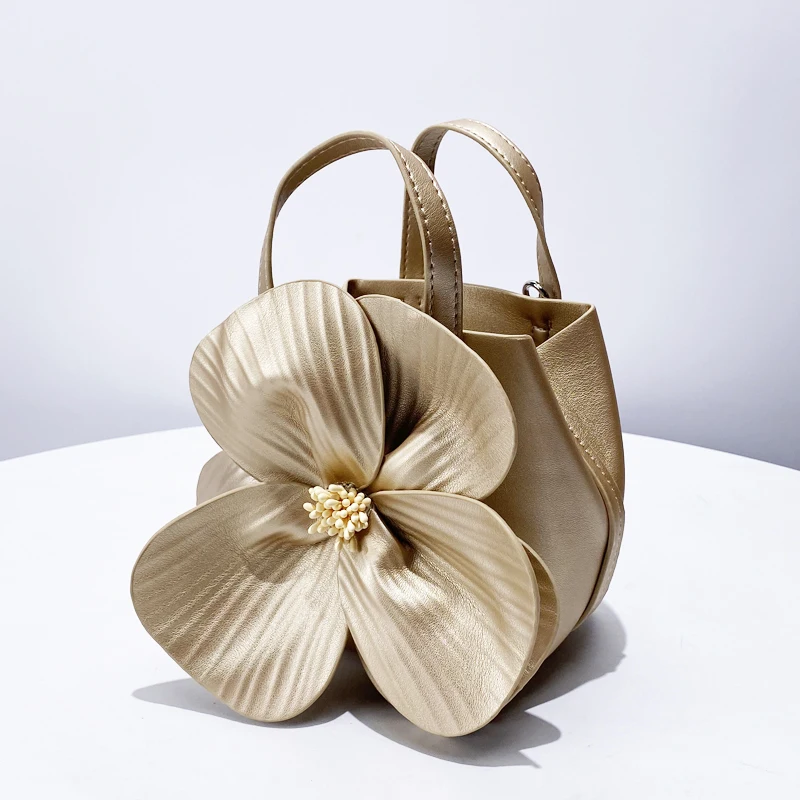 Bolsos de noche con apliques de pétalos para mujer, bolsos y carteras de diseñador de lujo, novedad de 2024, en PU con flores y bolsillo interior con cadena para el hombro