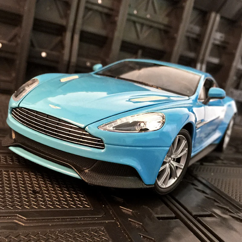 1:24 애스턴 마틴 뱅퀴시 자동차 모델 시뮬레이션, 금속 장식품 컬렉션 007, 친구와 어린이 장난감 자동차를 위한 자동차 선물