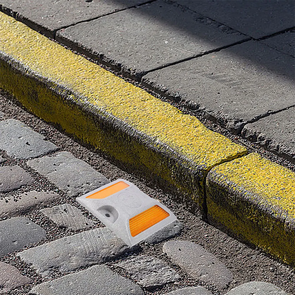 4pcs Reflective Aluminum Road Markers Raised Pavement Studs For Highway Driveway Night Visibility Traffic Safety Reflectors