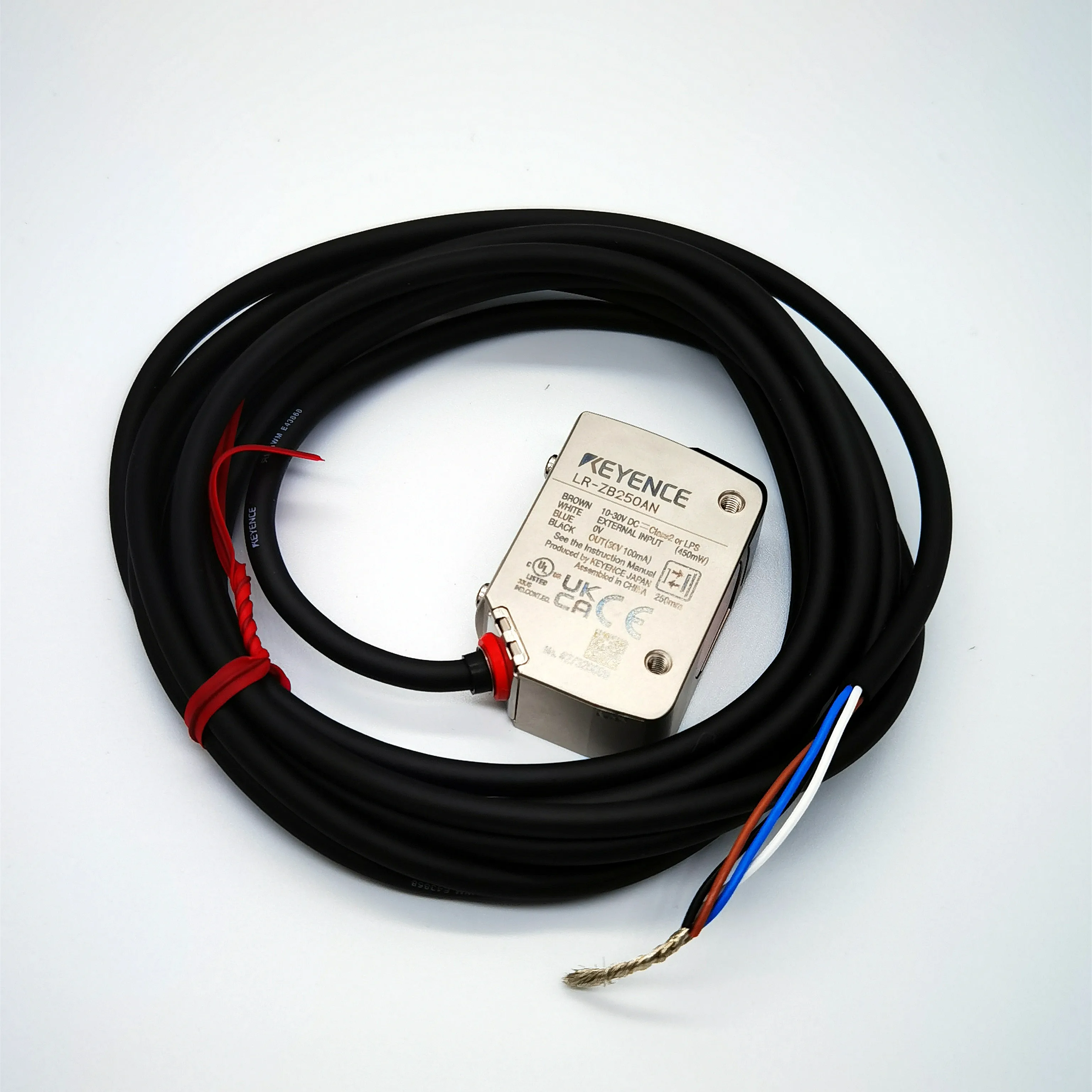 KEYENCE LR-ZB250AN Self-contained CMOS Laser Sensor New original 