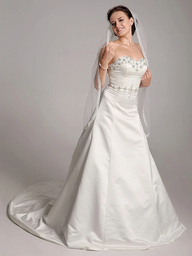 

ТРАПЕЦИЕВИДНОЕ длинное свадебное платье с бисером, без бретелек, со шлейфом