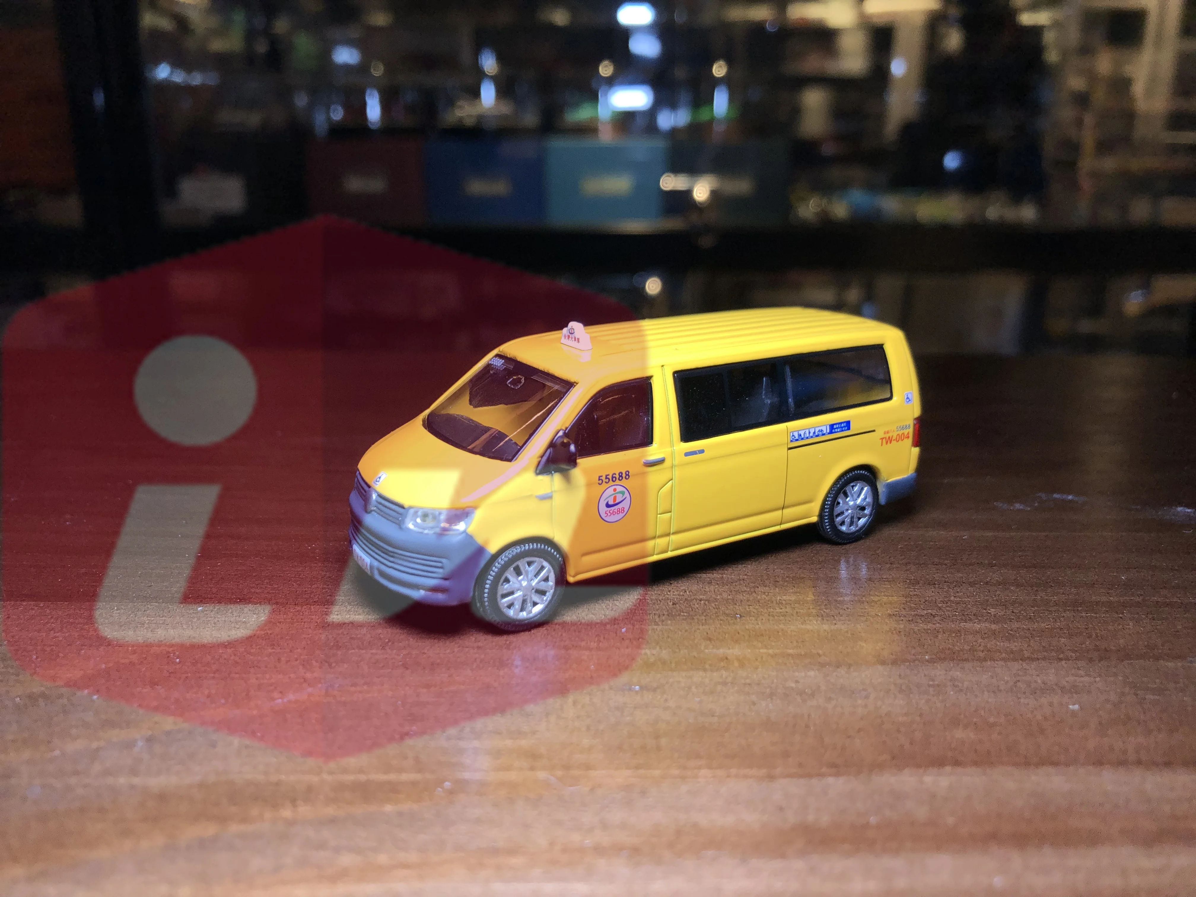 

Tiny 1/76 T6 Transporter Taxi Taiwan Diecast Model Car Collection Limited Edition Hobby Toys