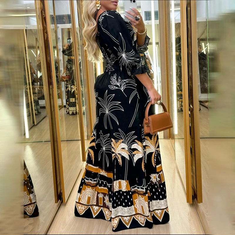 

Женское длинное платье-трапеция с квадратным вырезом и принтом