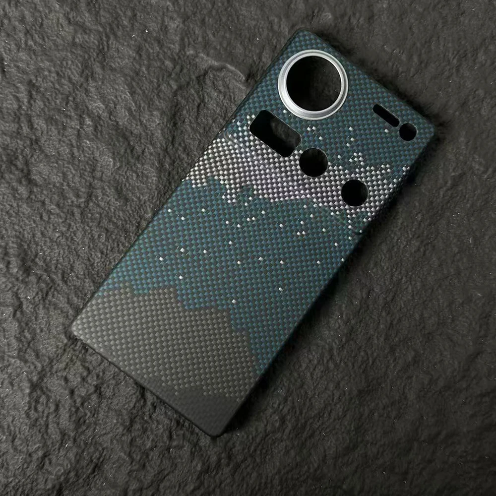Sleek Magnetic Carbon Fiber Magsafe Case with Aramid Fiber