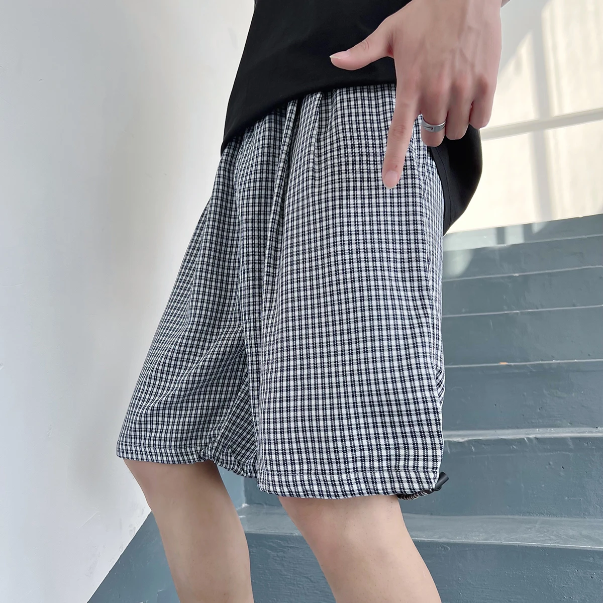 

Summer Shorts Men Casual Loose Straight Shorts Male Plaid Elastci Waist Shorts for Man