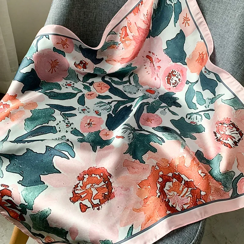 Sciarpa Grande Quadrata In Charmeuse Di Seta Motivo Medaglioni | Saint Laurent - Foto 8