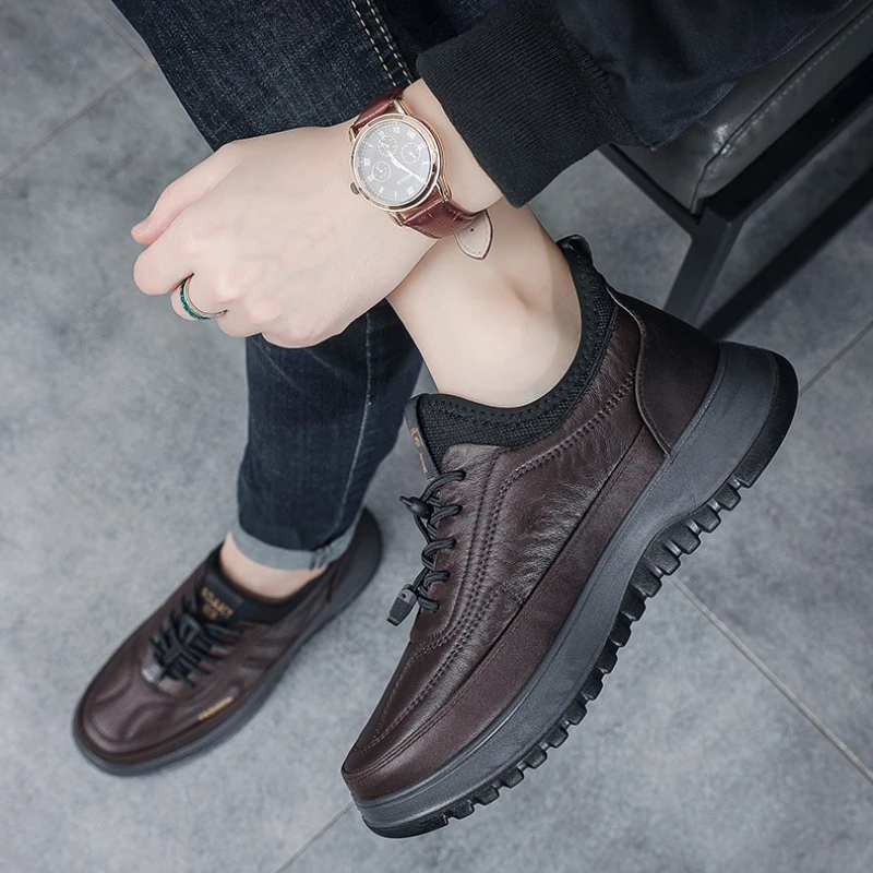 New Business Leather Shoes for Men Spring Solid Black White Men Sneakers Soft Moccasin Shoes Comfortable Casual Shoes for Men
