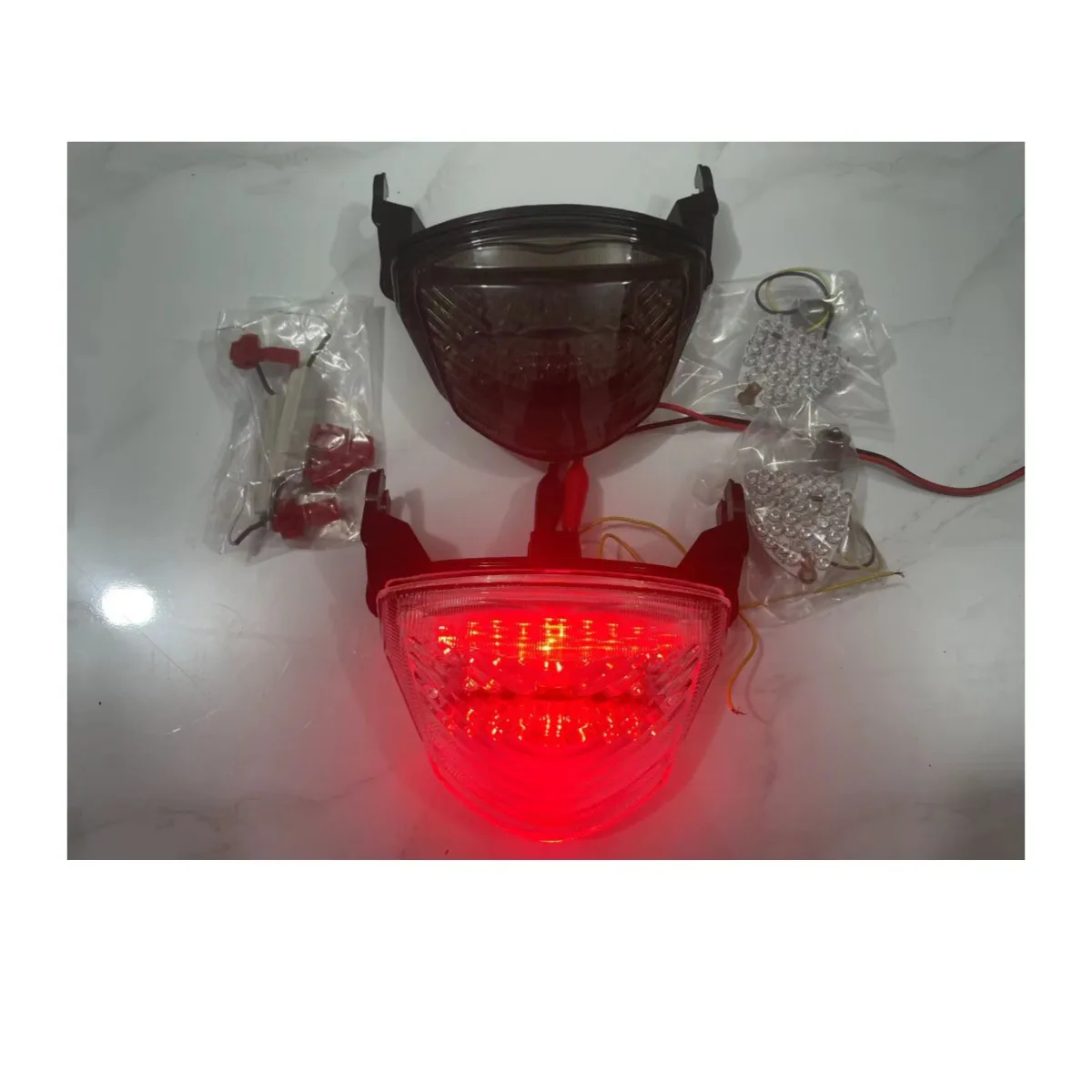 

Motorcycle LED Turn Signals Integrated Tail Light Rear Brake Run Lamp Taillight For SUZUKI GSXR1000 K5 2005 2006