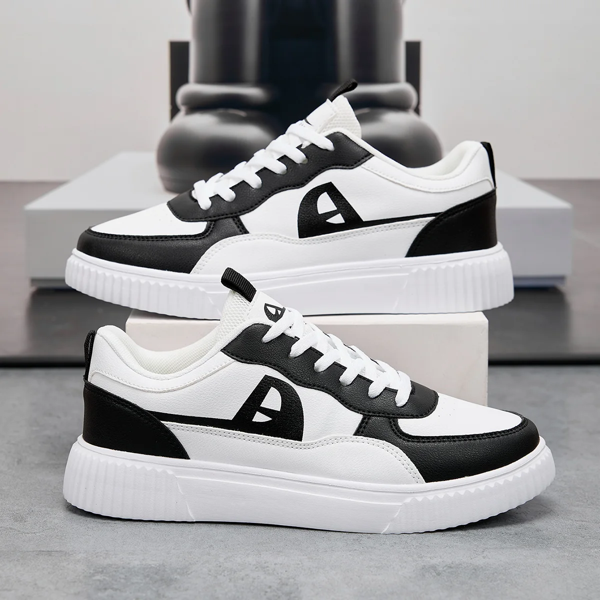 New White Women's Casual Skateboard Sneakers Fashionable Outdoor Walking Tennis Shoes for Men and Women Sports Running Footwear