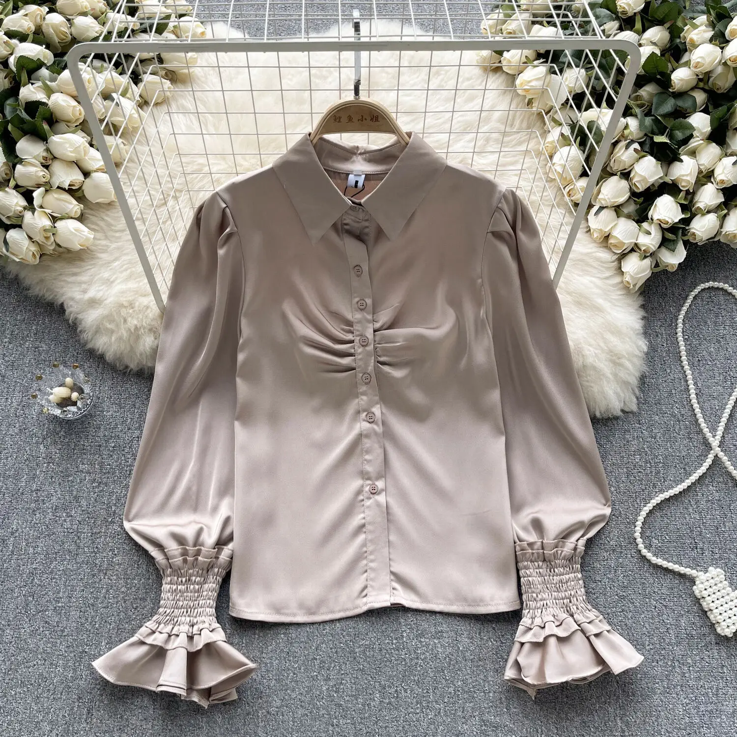 

Vintage Shirt Women Unique Luxury Pleated Long Sleeve Formal Shirt Laides Fashion Single Breasted Satin Work Office Shirt Top