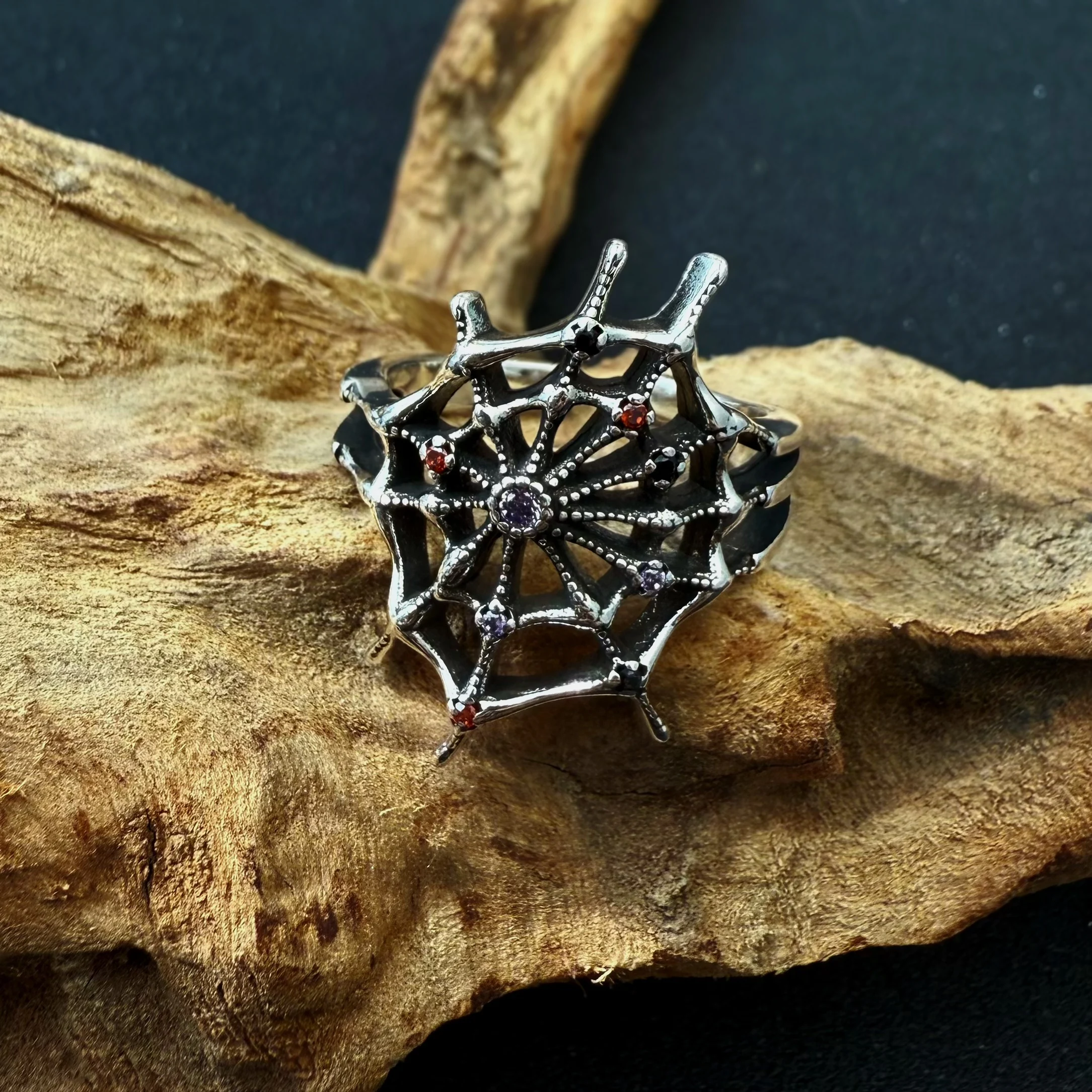 Retro The Spider Web Verstellbarer offener Ring für Männer Punk Gothic Edgy Kupfer Schmuck Cosplay Halloween Zubehör Unisex Geschenk – Detail 8