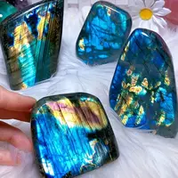 Labradorite naturelle de haute qualité à reflets arc-en-ciel, de forme libre, une sculpture saisissante, cristal de pierre précieuse à énergie bleue 2