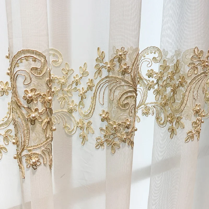 Рисунок 4 - Роскошные тюлевые занавески с вышивкой